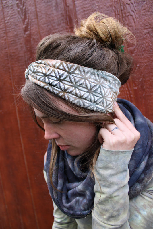 Flower Twisted Headband Oregon Green Jasper Colorway