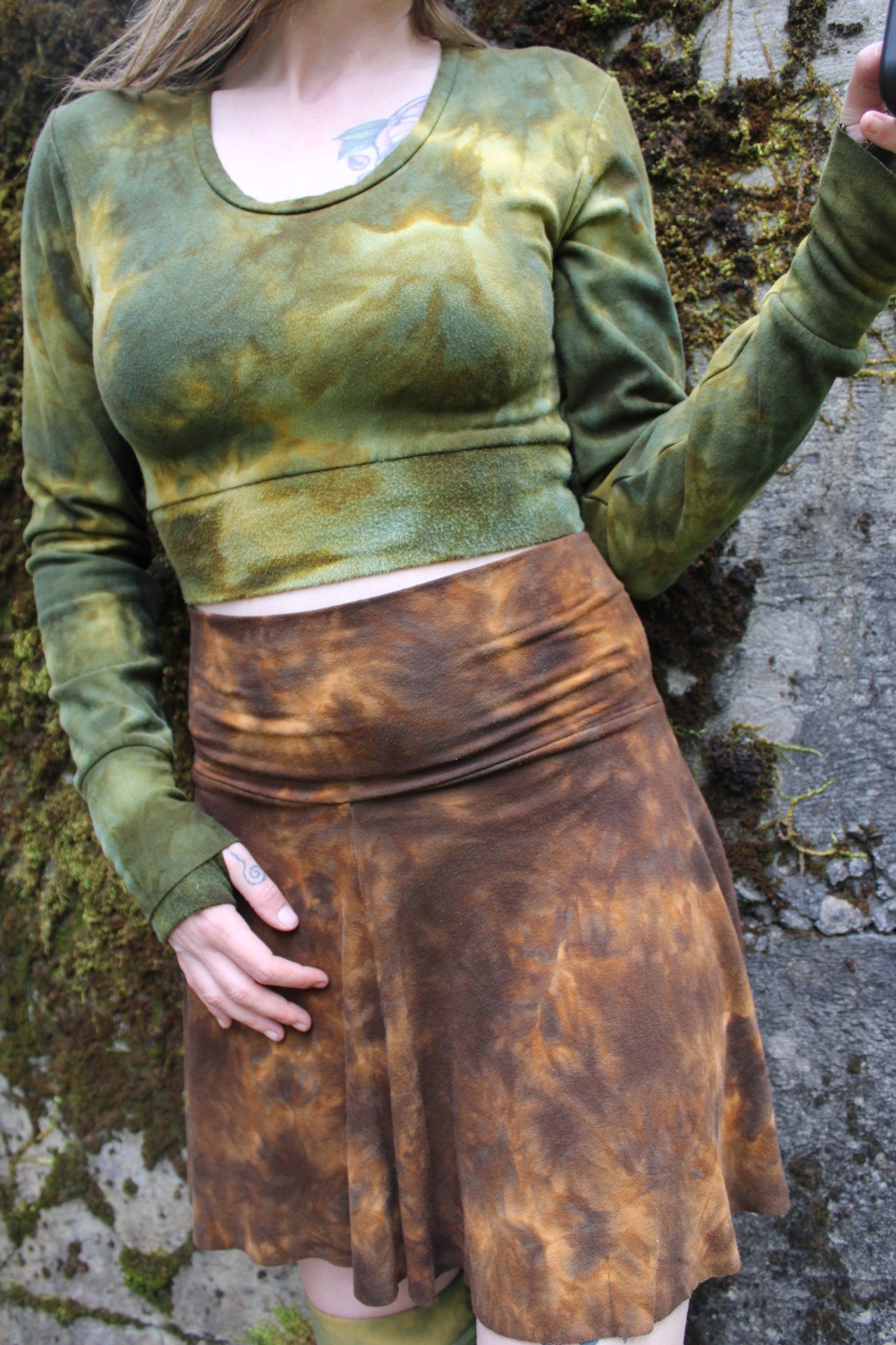 Medium Crop Long Sleeve Moss Agate Colorway