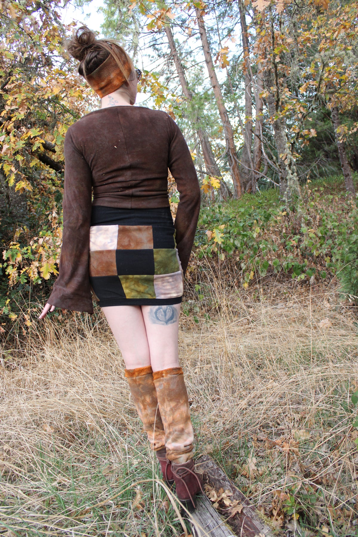 Medium Crop Bell Long Sleeve Dark Petrified Redwood Colorway