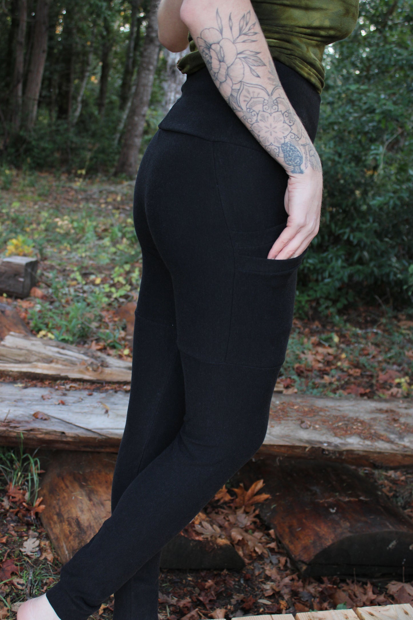 Sold-Custom Medium 4 Pocket Leggings Black